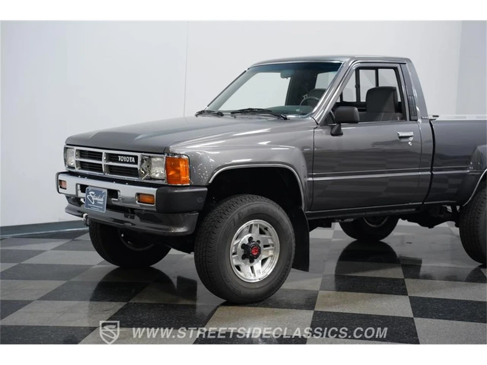1987 Toyota Hilux 4th Gen - Image 17 of 31