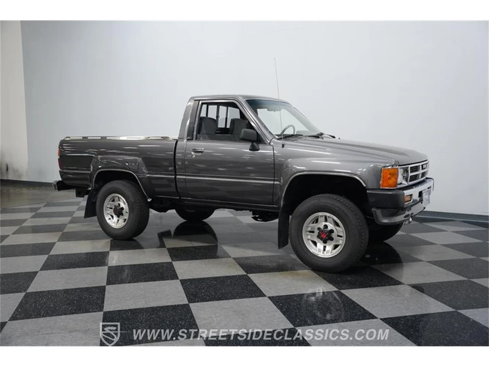 1987 Toyota Hilux 4th Gen - Image 14 of 31