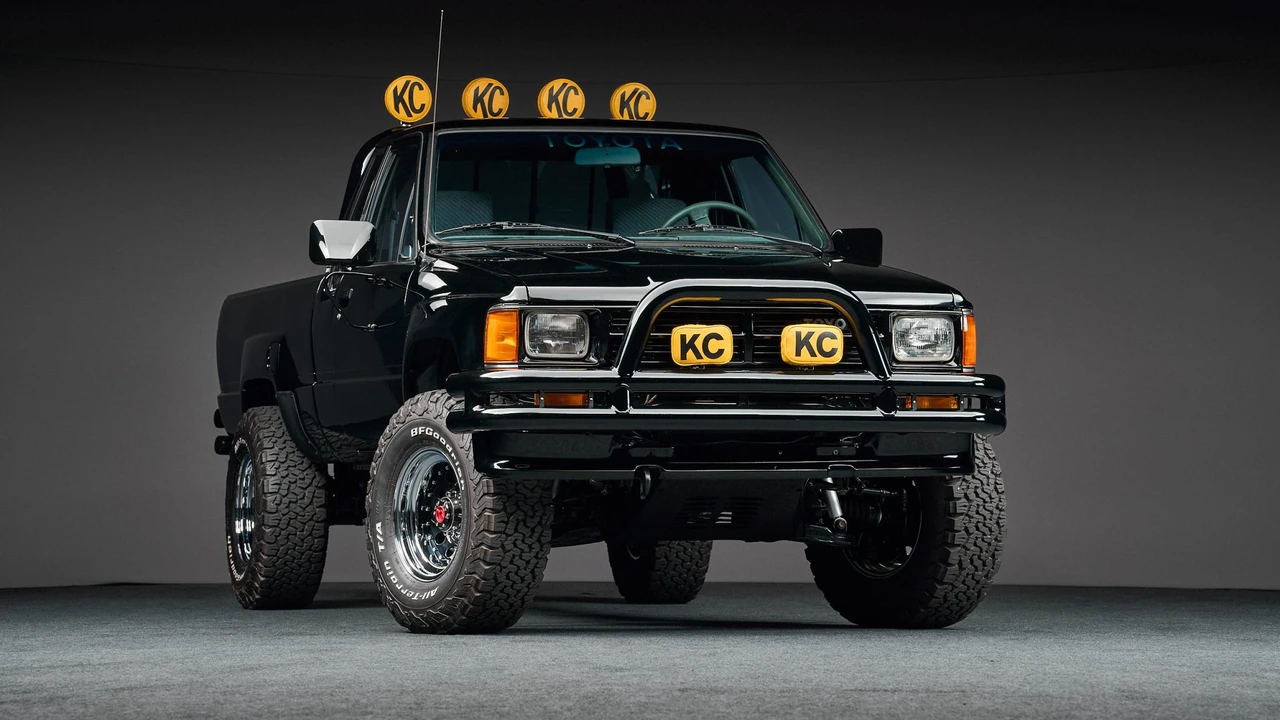 1987 Toyota Hilux 4th Gen - Image 4 of 31