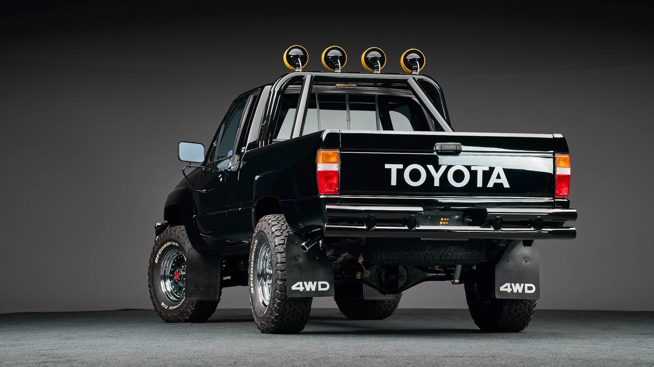 1987 Toyota Hilux 4th Gen - Image 9 of 31