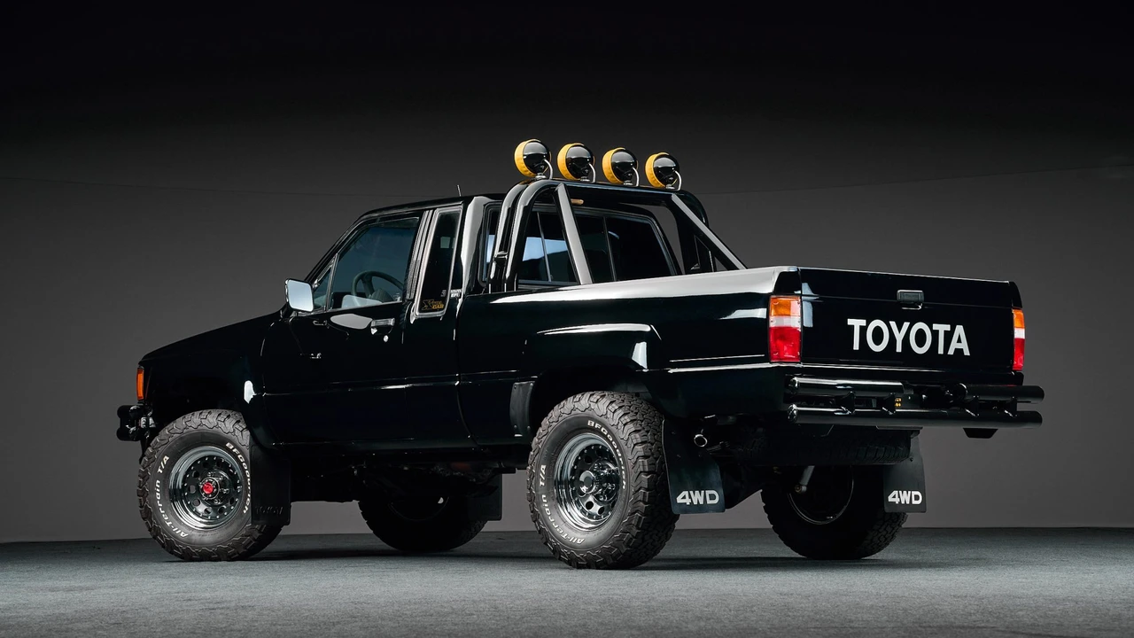 1987 Toyota Hilux 4th Gen - Image 10 of 31