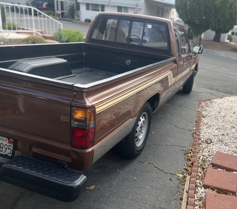 1987 Toyota Hilux 4th Gen - Image 5 of 31