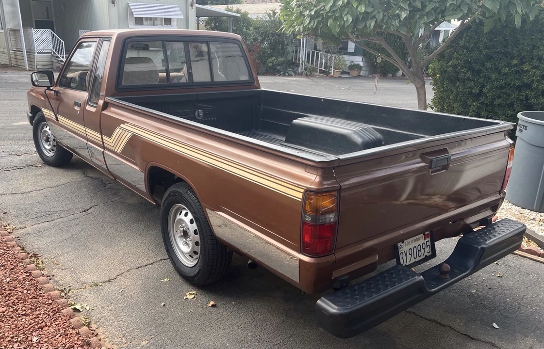 1987 Toyota Hilux 4th Gen - Image 4 of 31