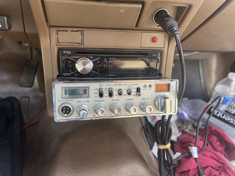 1987 Toyota Hilux 4th Gen - Image 25 of 31