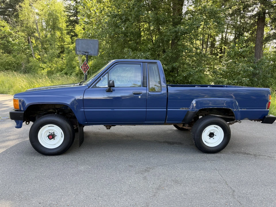 1987 Toyota Hilux 4th Gen - Image 4 of 31