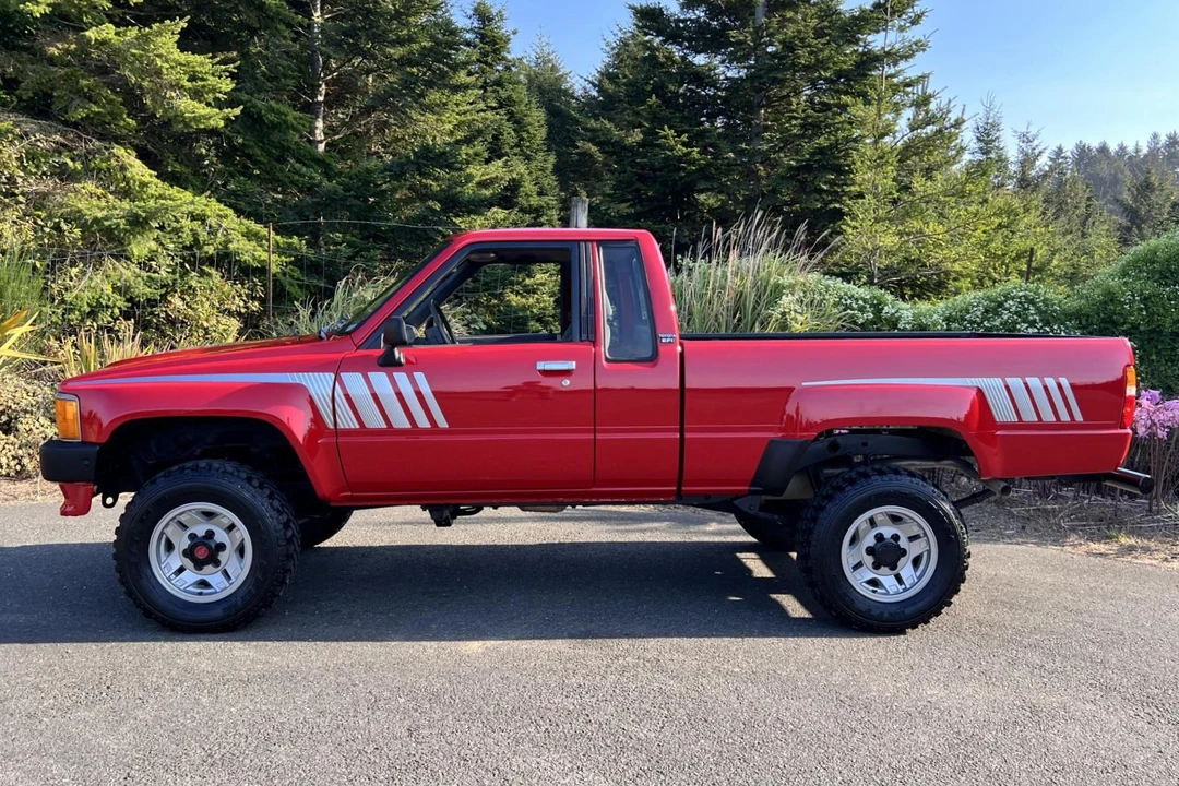 1987 Toyota Hilux 3rd Gen - Image 3 of 31