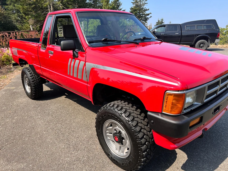 1987 Toyota Hilux 3rd Gen - Image 17 of 31