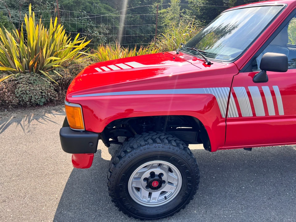 1987 Toyota Hilux 3rd Gen - Image 25 of 31