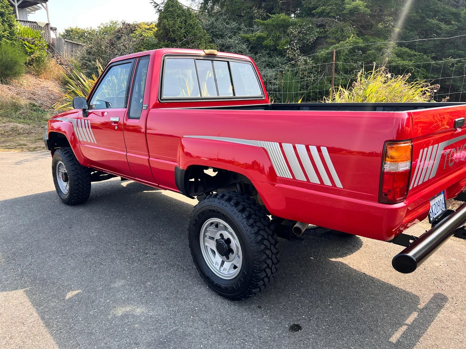 1987 Toyota Hilux 3rd Gen - Image 13 of 31