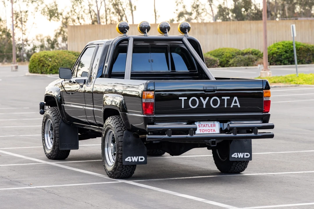 1987 Toyota Hilux 4th Gen - Image 4 of 31