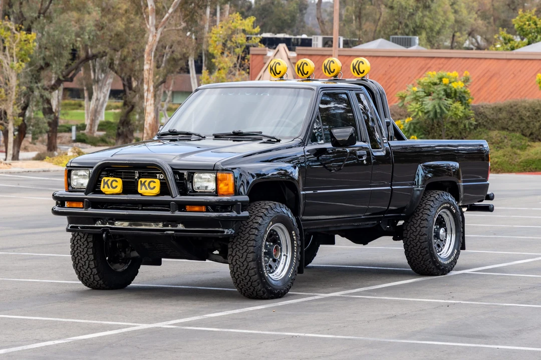 1987 Toyota Hilux 4th Gen - Image 2 of 31
