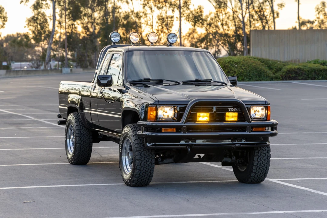 1987 Toyota Hilux 4th Gen - Image 10 of 31