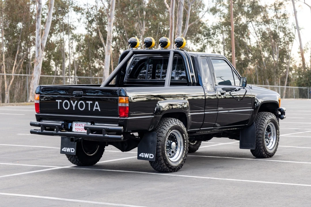 1987 Toyota Hilux 4th Gen - Image 6 of 31