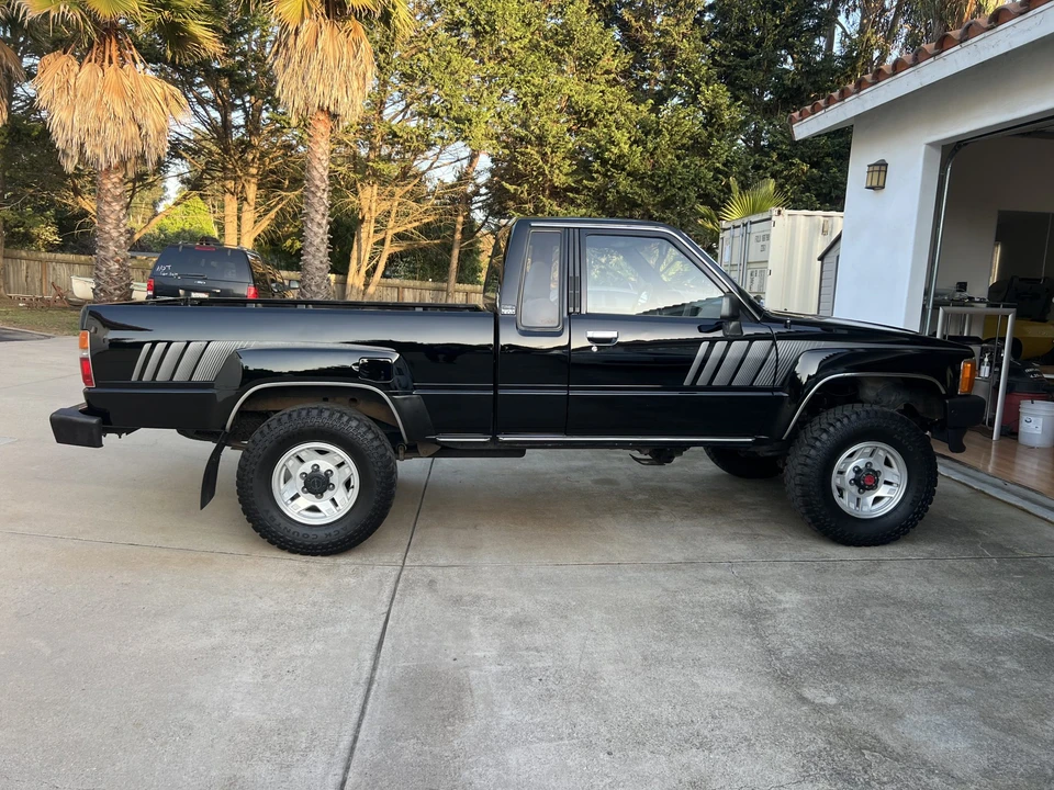 1987 Toyota Hilux 4th Gen - Image 16 of 31