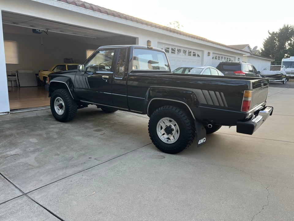 1987 Toyota Hilux 4th Gen - Image 13 of 31