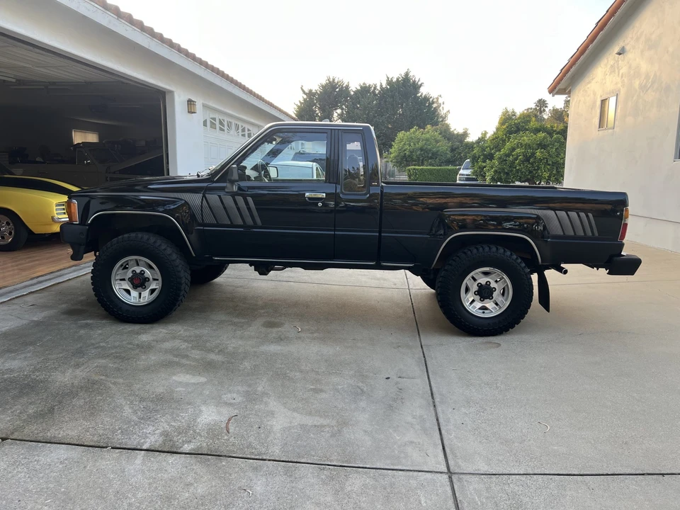 1987 Toyota Hilux 4th Gen - Image 12 of 31