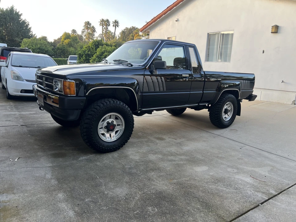 1987 Toyota Hilux 4th Gen - Image 11 of 31