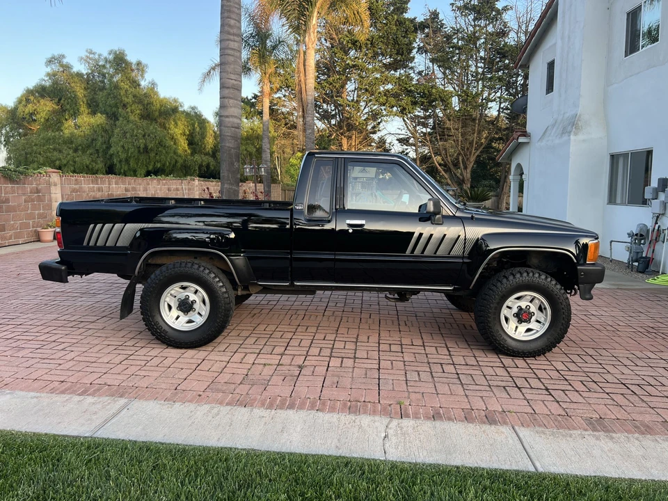 1987 Toyota Hilux 4th Gen - Image 8 of 31