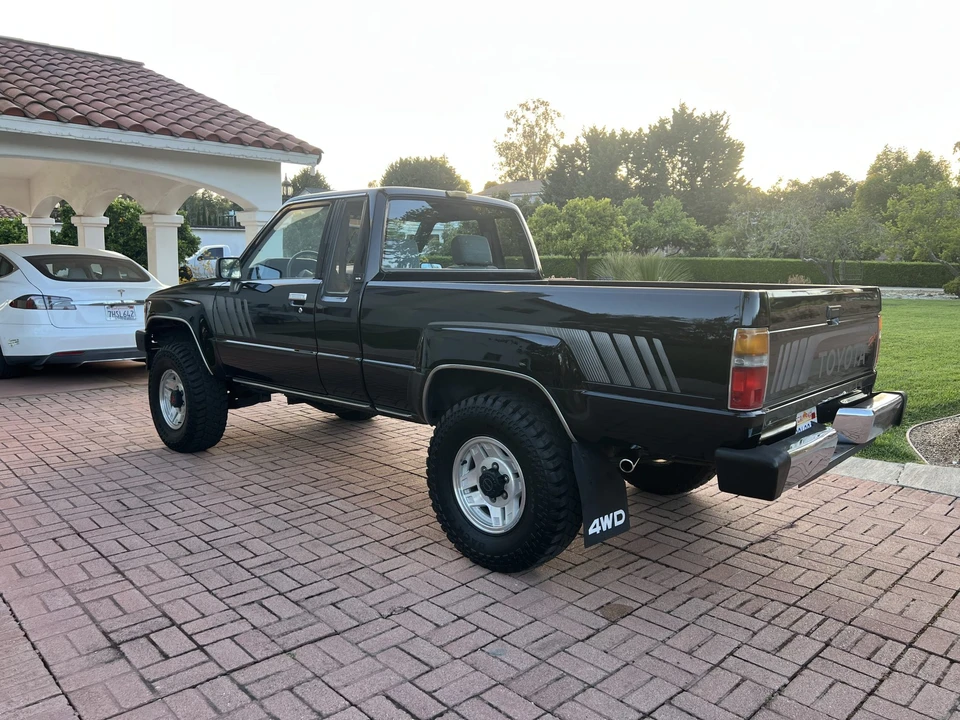 1987 Toyota Hilux 4th Gen - Image 5 of 31