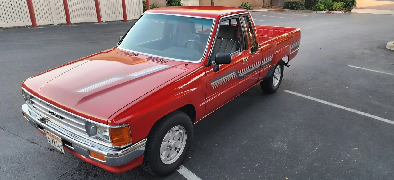 1987 Toyota Hilux 4th Gen - Image 4 of 31