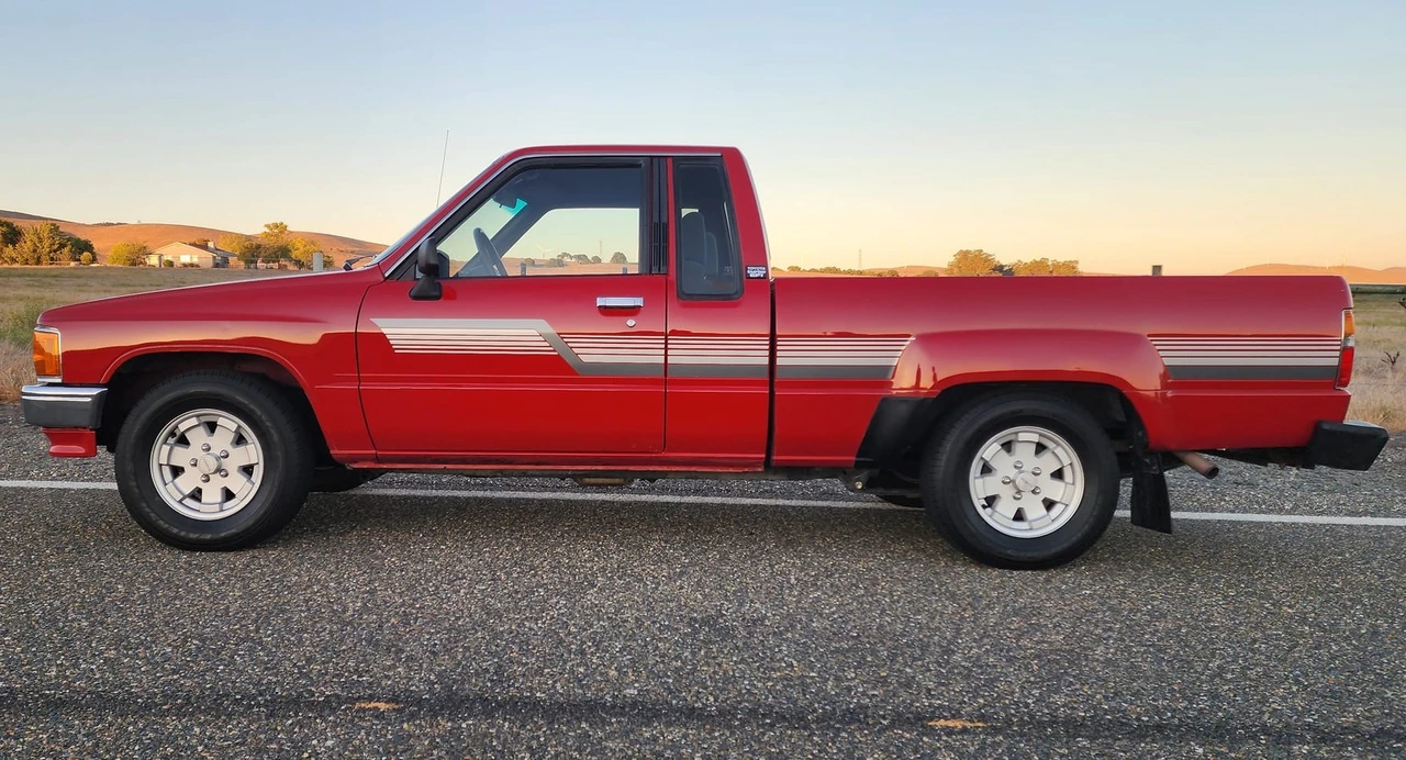 1987 Toyota Hilux 4th Gen - Image 8 of 31