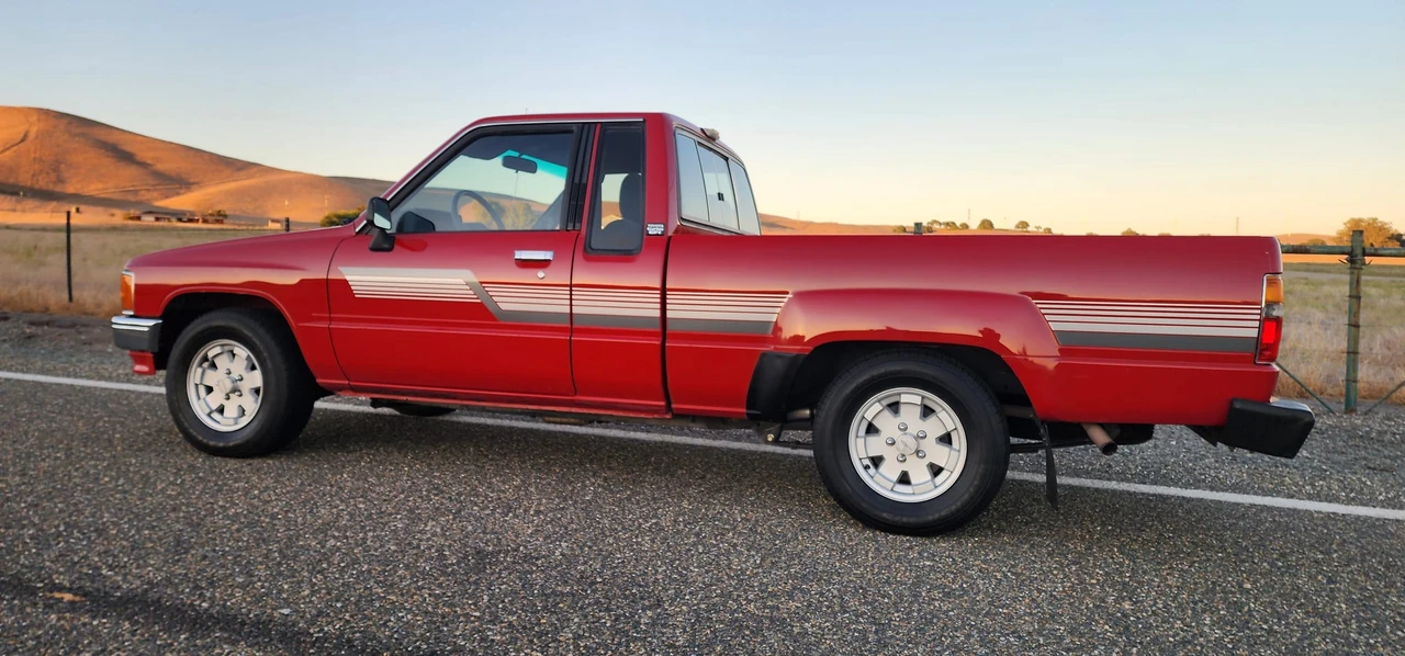 1987 Toyota Hilux 4th Gen - Image 9 of 31