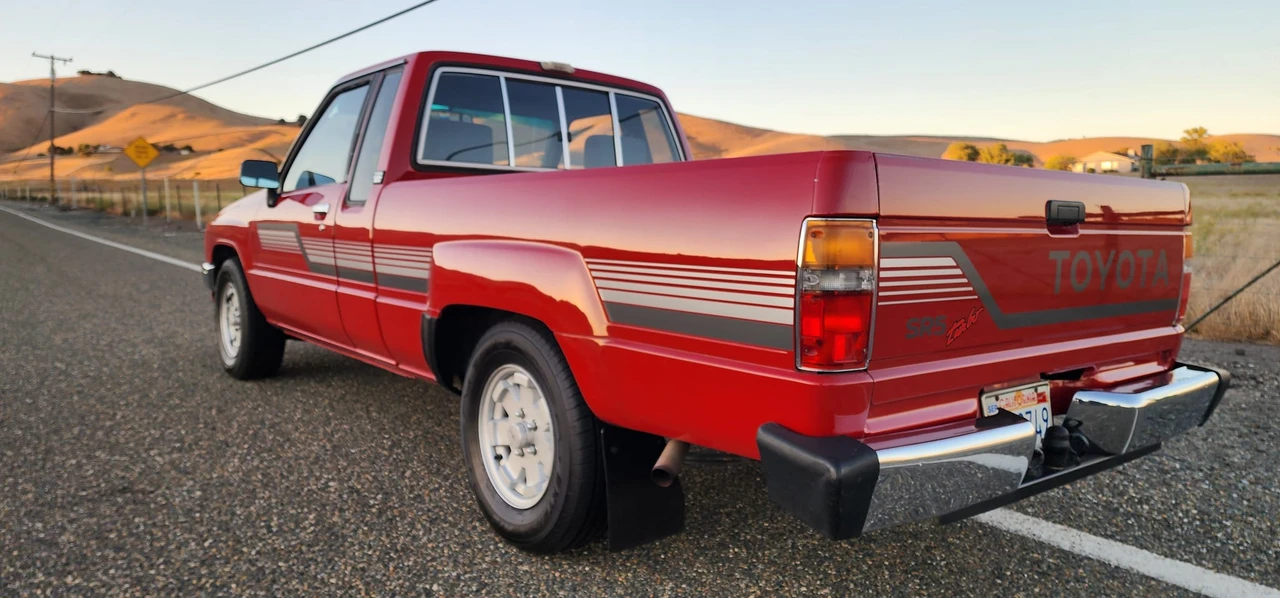 1987 Toyota Hilux 4th Gen - Image 11 of 31