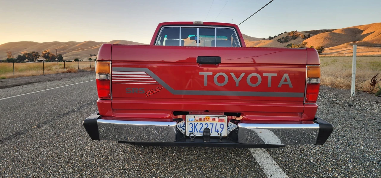 1987 Toyota Hilux 4th Gen - Image 14 of 31