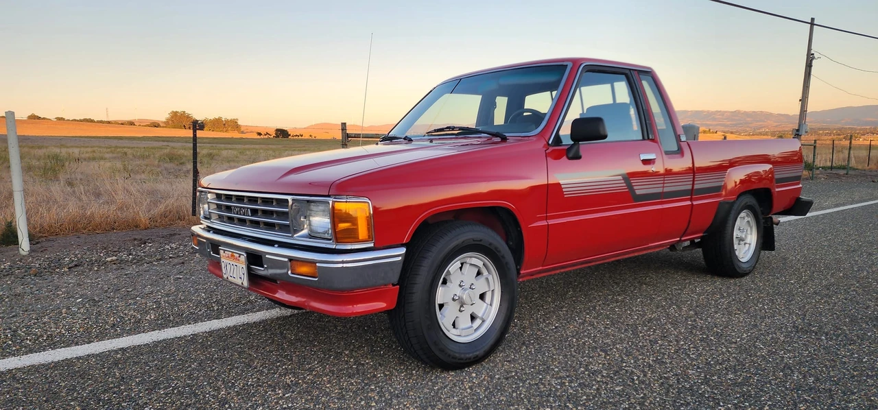 1987 Toyota Hilux 4th Gen - Image 5 of 31