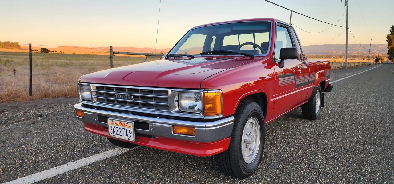 1987 Toyota Hilux 4th Gen - Image 3 of 31