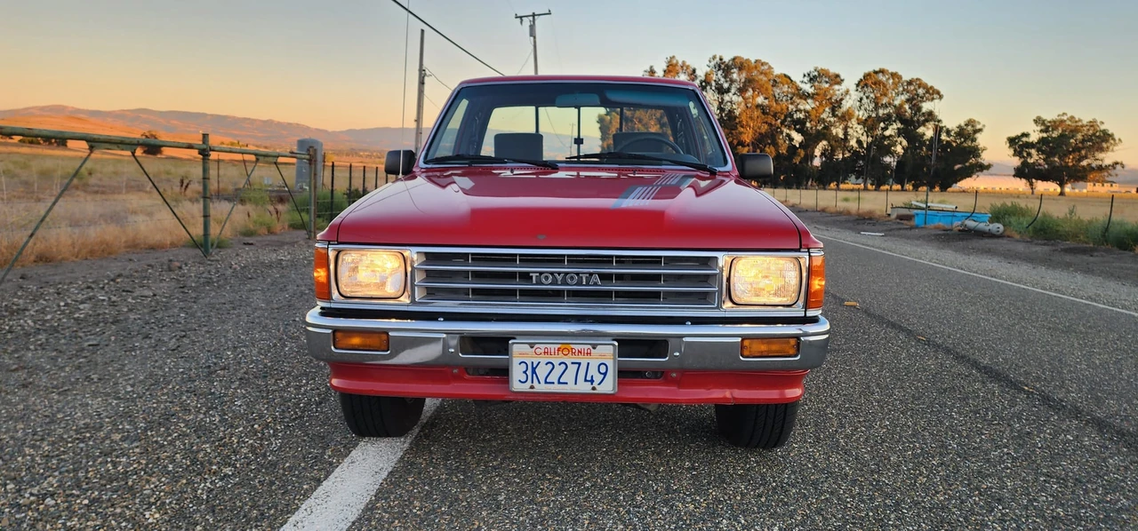 1987 Toyota Hilux 4th Gen - Image 25 of 31
