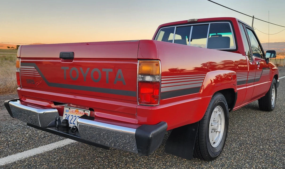 1987 Toyota Hilux 4th Gen - Image 15 of 31