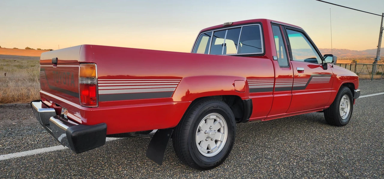 1987 Toyota Hilux 4th Gen - Image 16 of 31