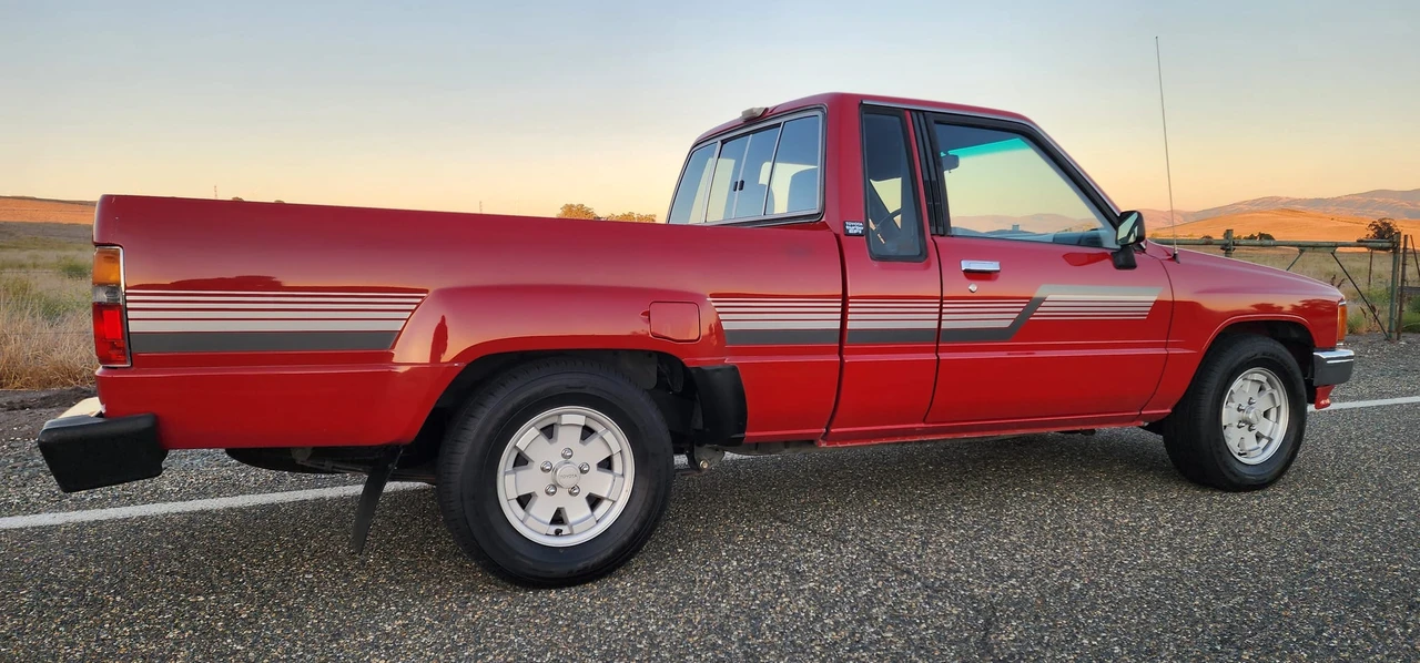1987 Toyota Hilux 4th Gen - Image 18 of 31