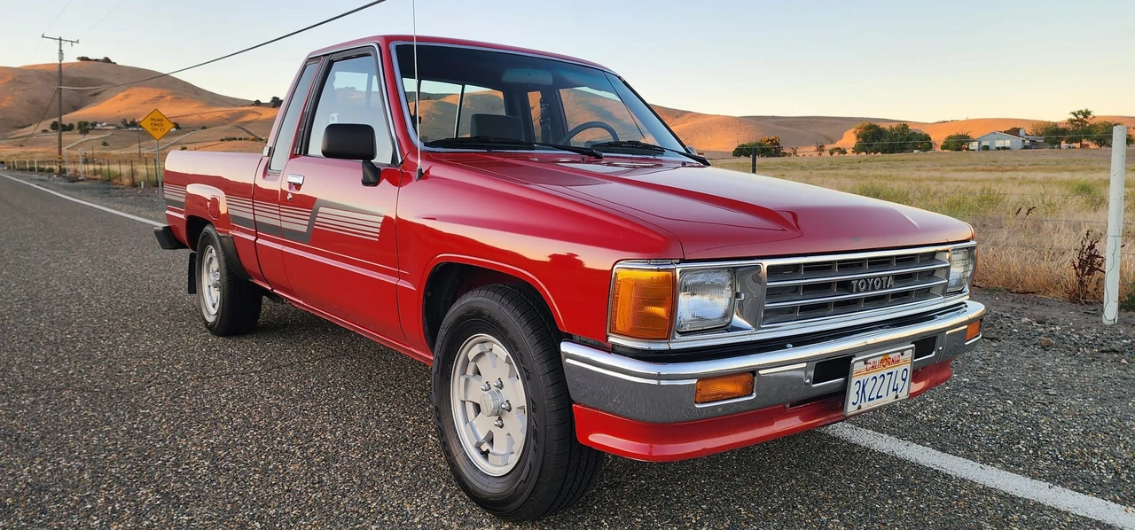 1987 Toyota Hilux 4th Gen - Image 23 of 31