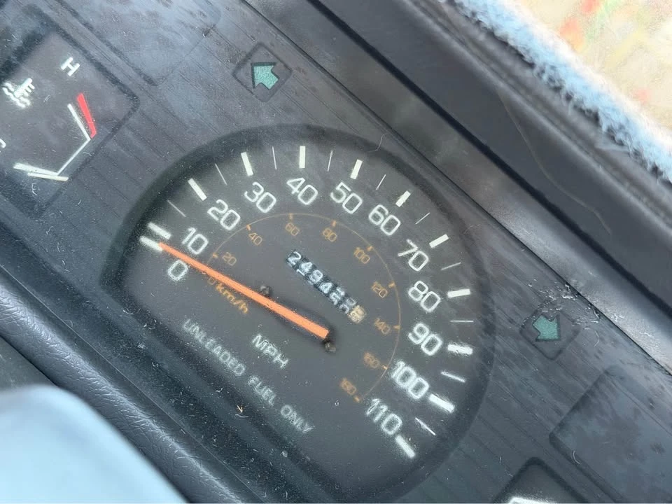1987 Toyota Hilux - Image 2 of 9