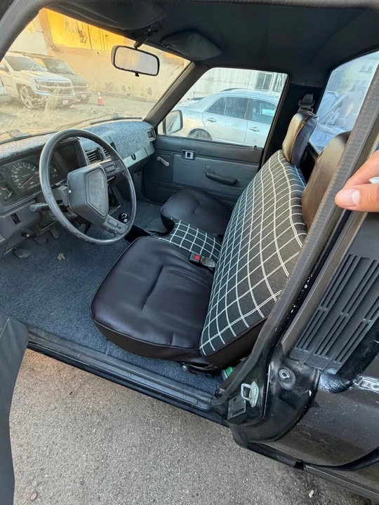 1987 Toyota Hilux - Image 4 of 9