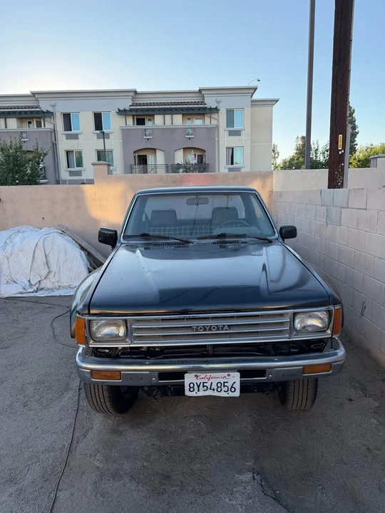 1987 Toyota Hilux - Image 7 of 9