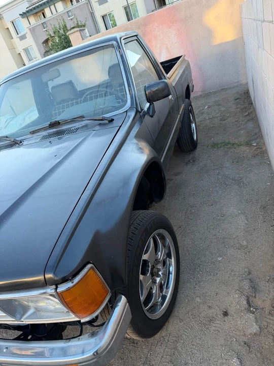 1987 Toyota Hilux - Image 6 of 9