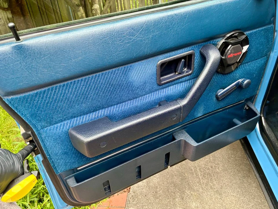 1987 Volvo 245 - Image 19 of 24