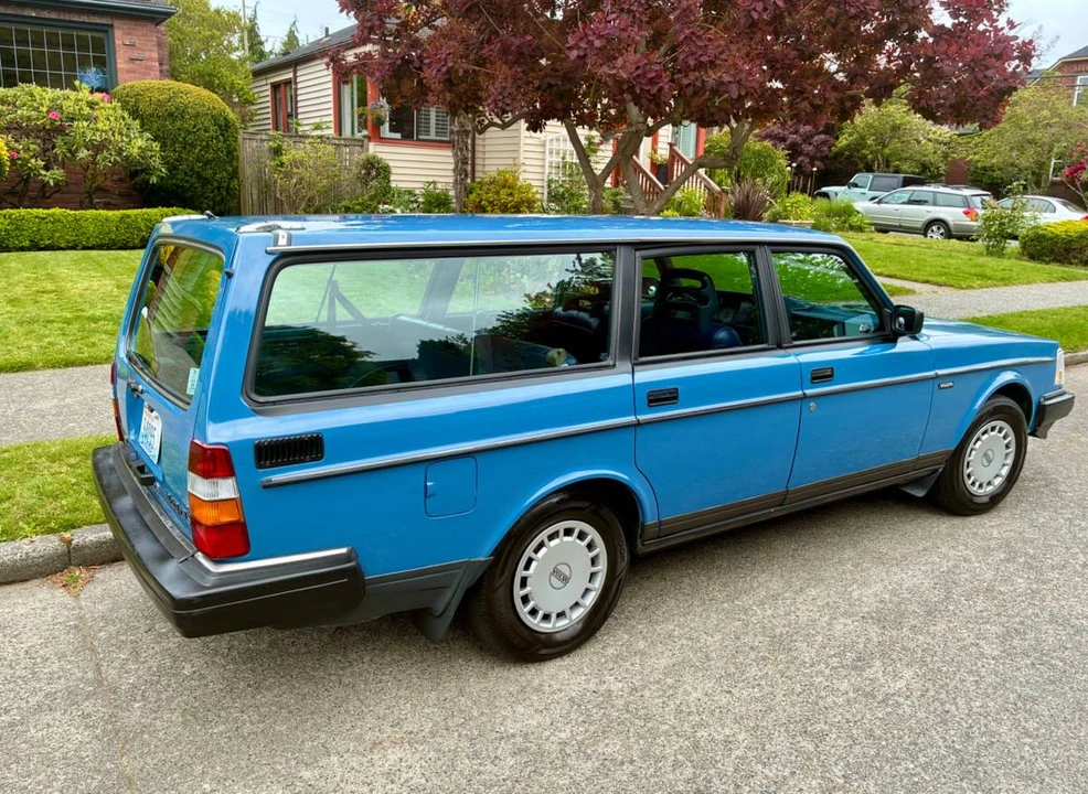 1987 Volvo 245 - Image 2 of 24