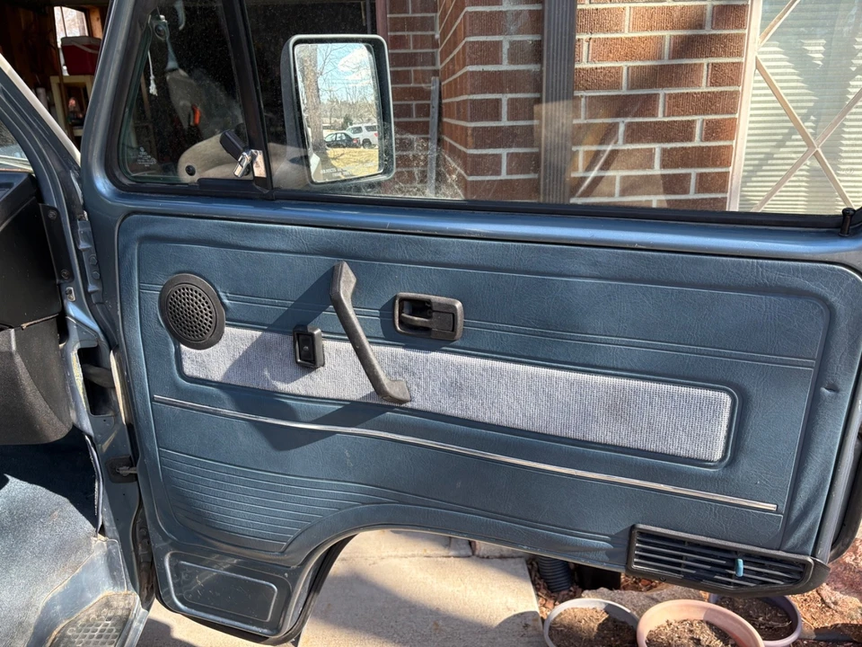 1987 Volkswagen Bay-Window Bus - Image 15 of 21