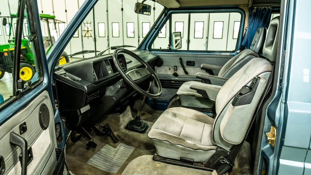 1987 Volkswagen Vanagon - Image 17 of 30