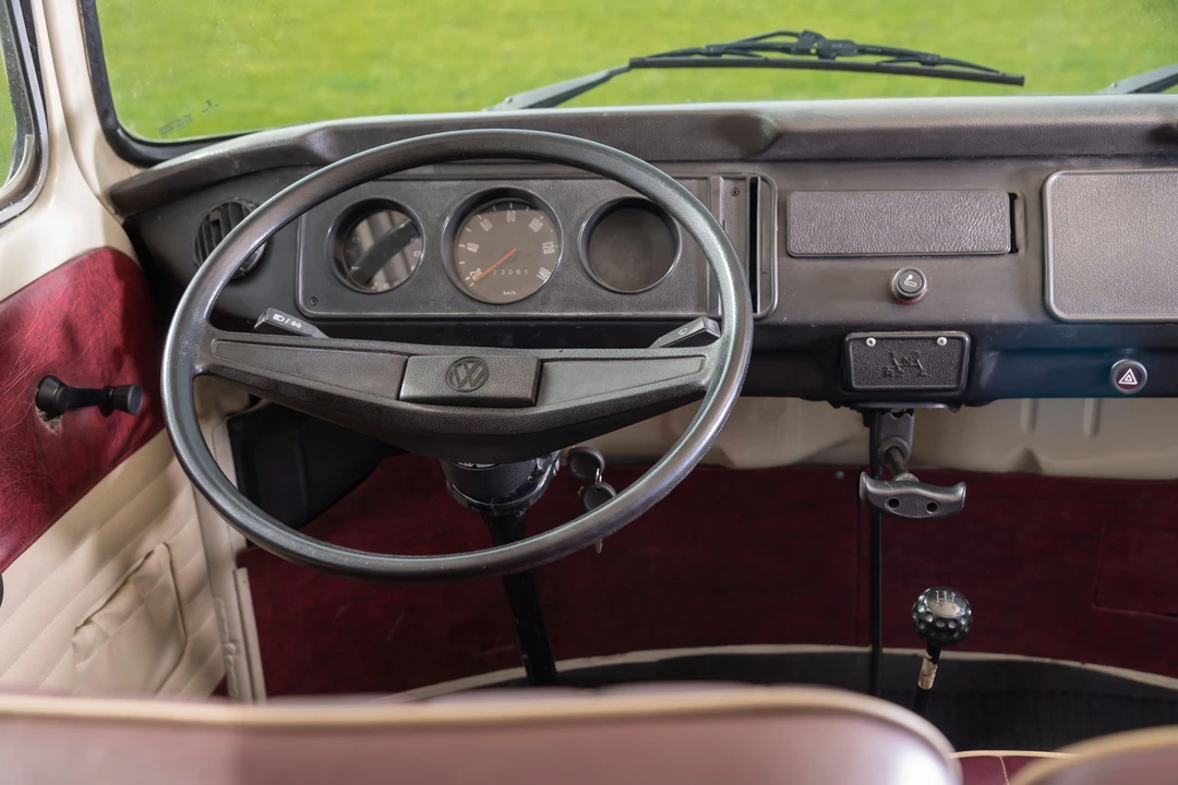 1987 Volkswagen Bay-Window Bus - Image 6 of 31
