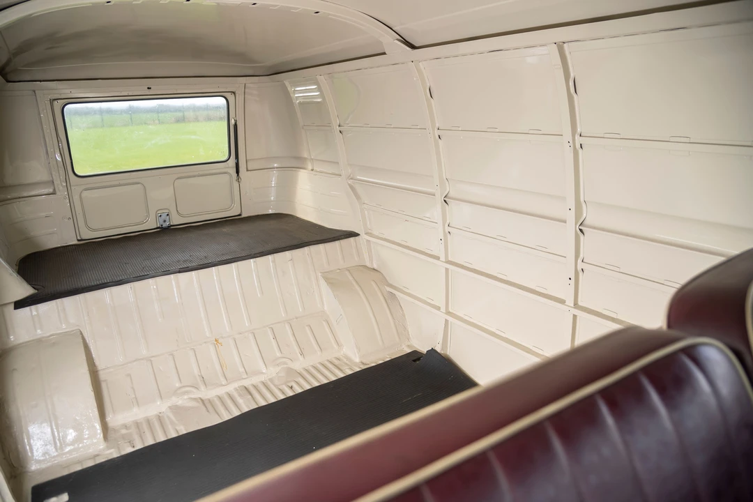 1987 Volkswagen Bay-Window Bus - Image 8 of 31