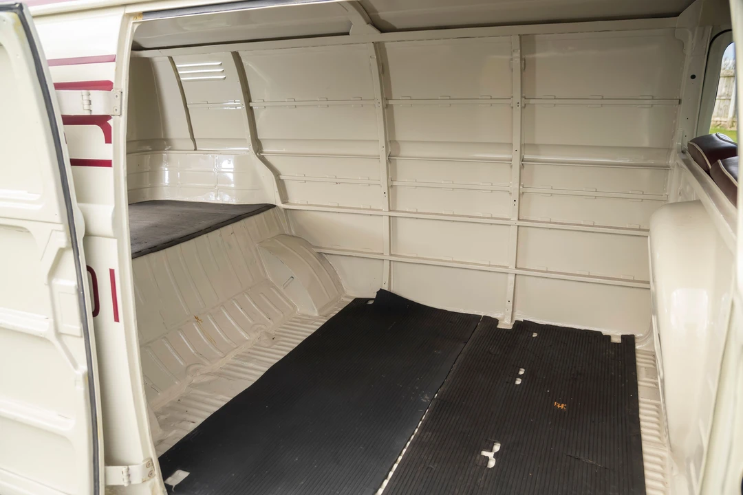 1987 Volkswagen Bay-Window Bus - Image 20 of 31