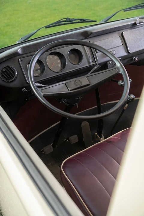 1987 Volkswagen Bay-Window Bus - Image 2 of 31
