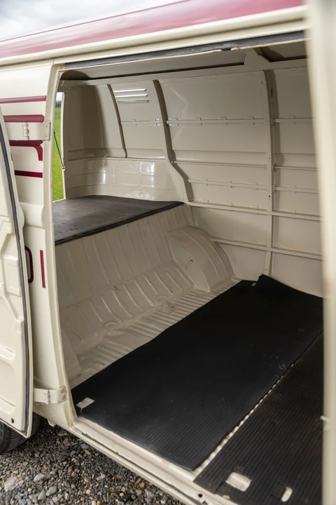 1987 Volkswagen Bay-Window Bus - Image 19 of 31