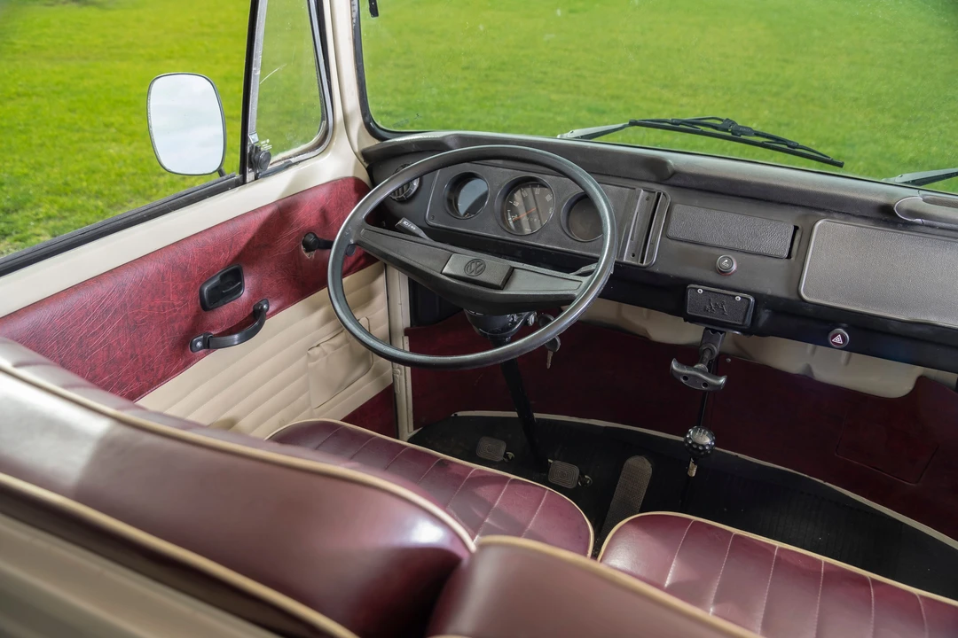 1987 Volkswagen Bay-Window Bus - Image 5 of 31