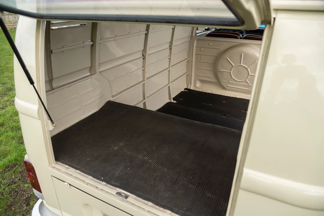 1987 Volkswagen Bay-Window Bus - Image 17 of 31